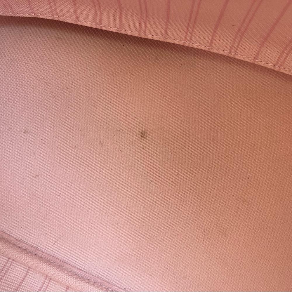 Louis Vuitton Neverfull MM - Picture 8 of 16